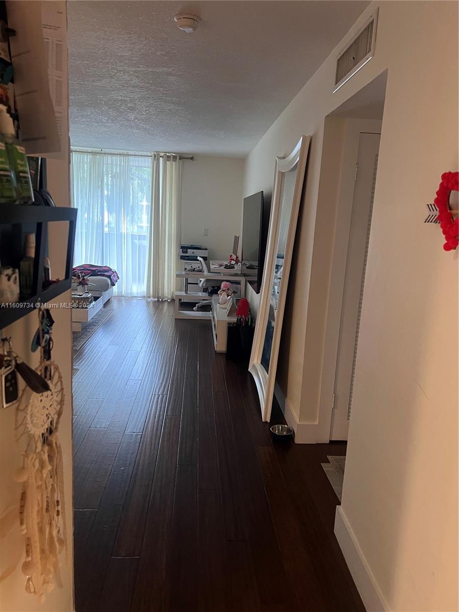 MEADOWBROOK CONDO APTS BL - Residential Lease