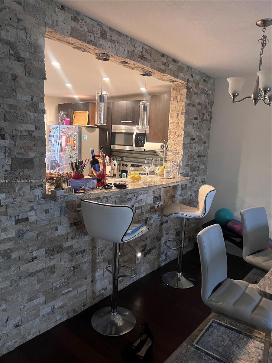 MEADOWBROOK CONDO APTS BL - Residential Lease