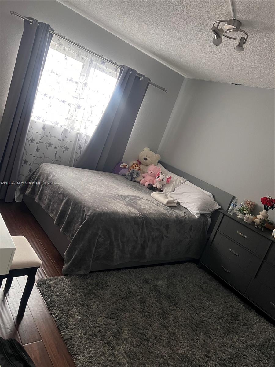 MEADOWBROOK CONDO APTS BL - Residential Lease