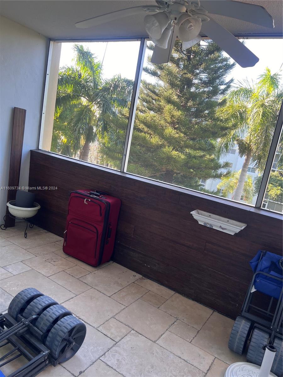 MEADOWBROOK CONDO APTS BL - Residential Lease