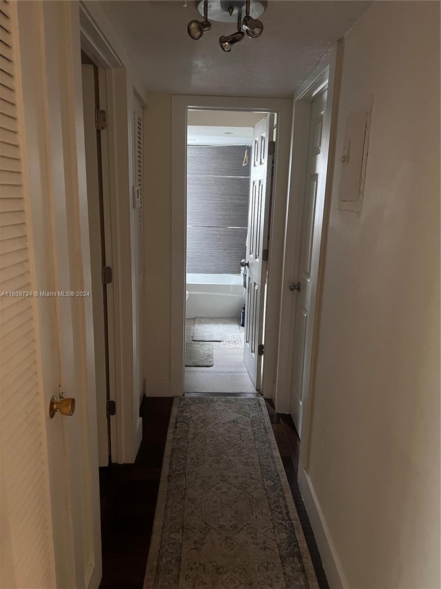 MEADOWBROOK CONDO APTS BL - Residential Lease