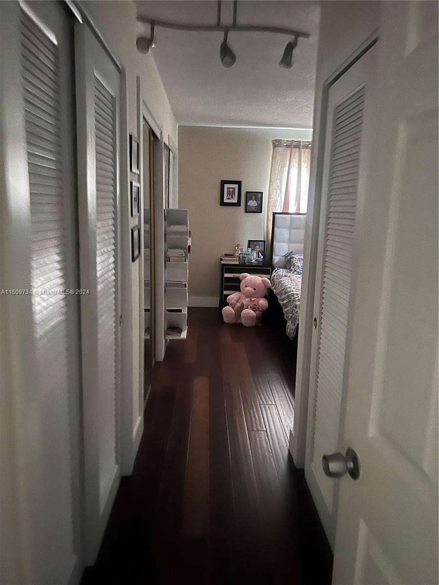 MEADOWBROOK CONDO APTS BL - Residential Lease