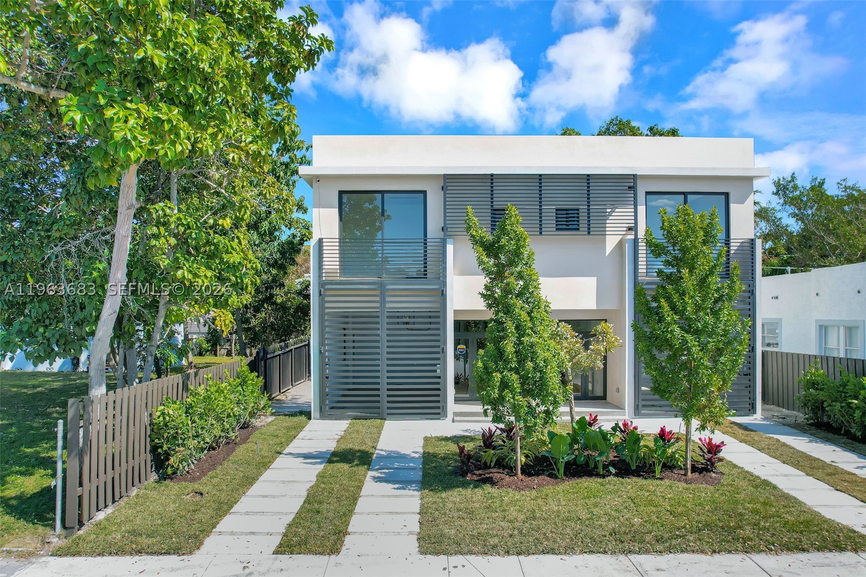 SHADOWLAWN - Residential