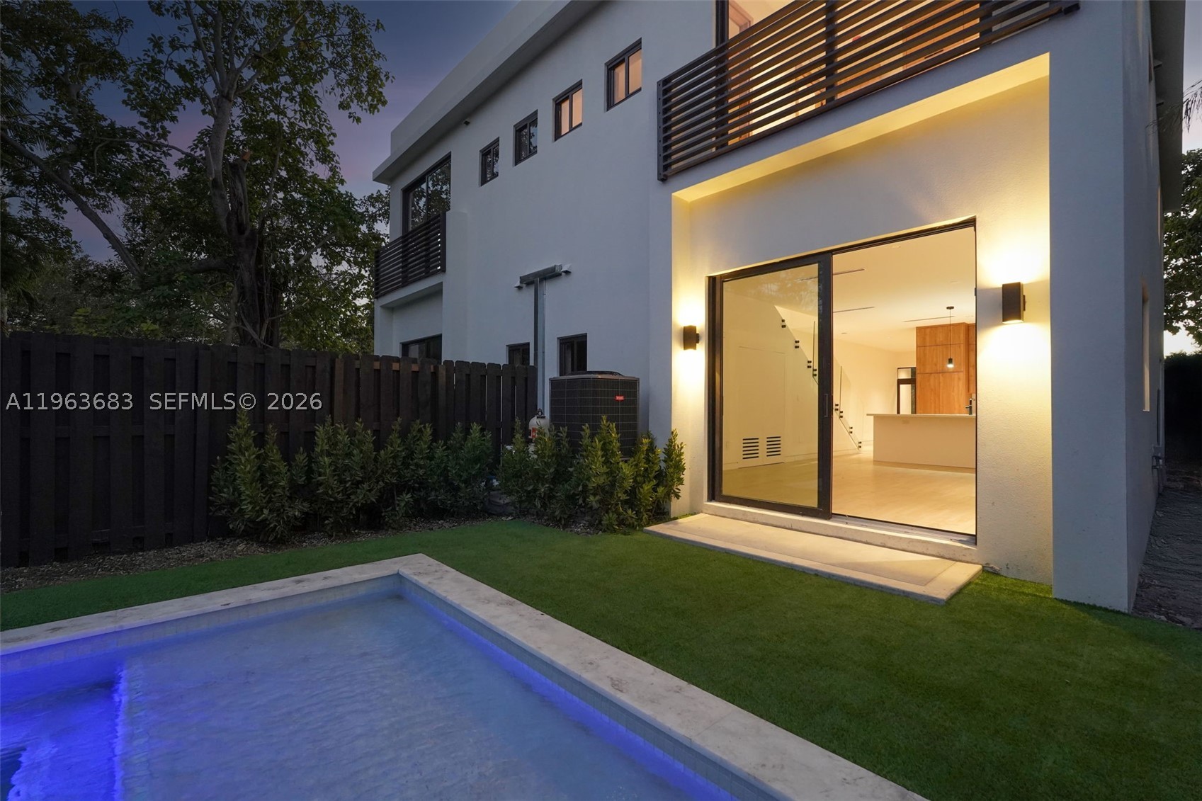 SHADOWLAWN - Residential