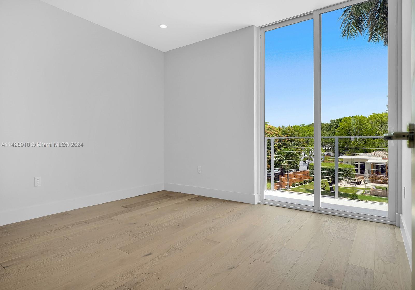 CROISSANT PARK RIVER SEC - Residential
