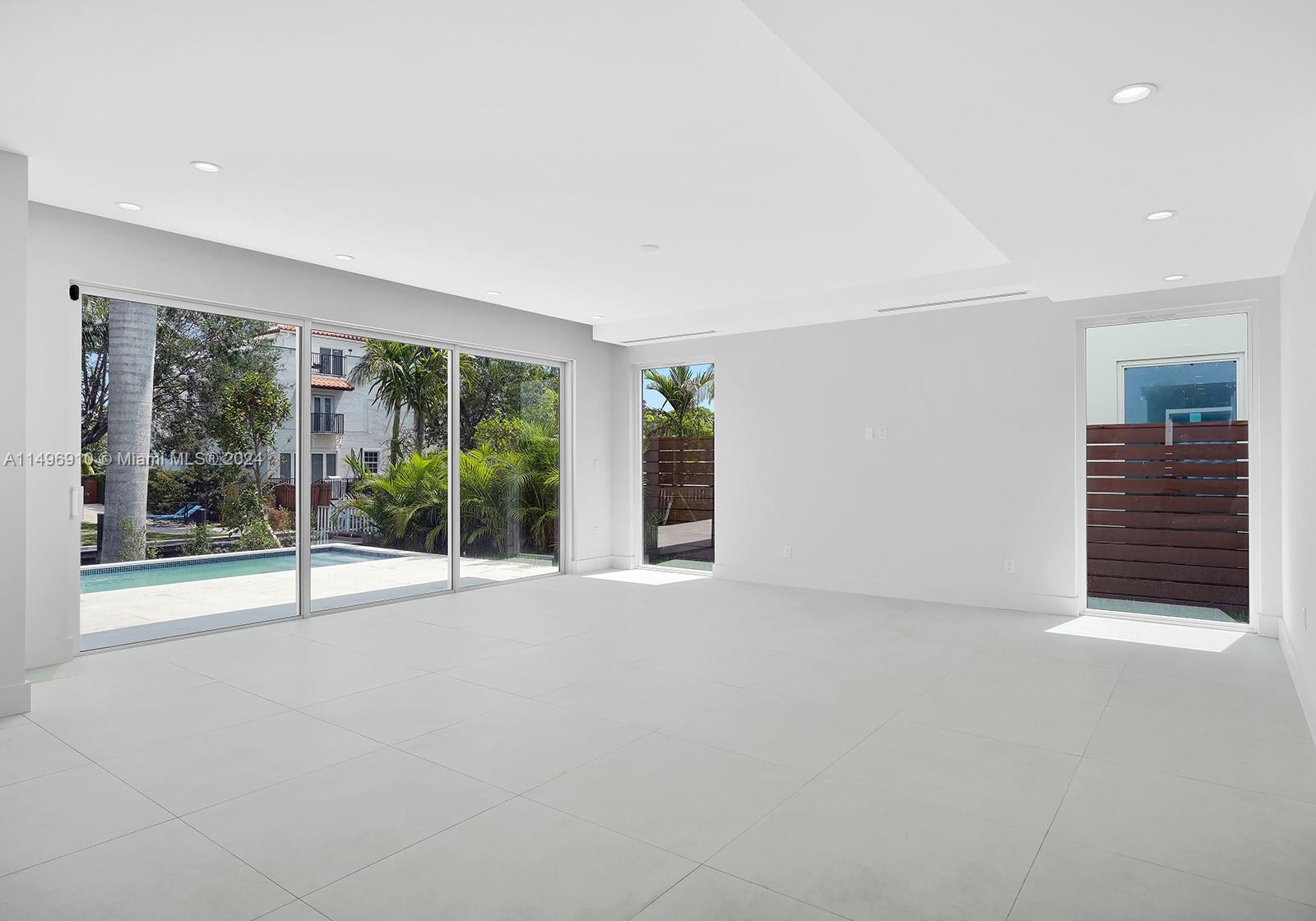 CROISSANT PARK RIVER SEC - Residential