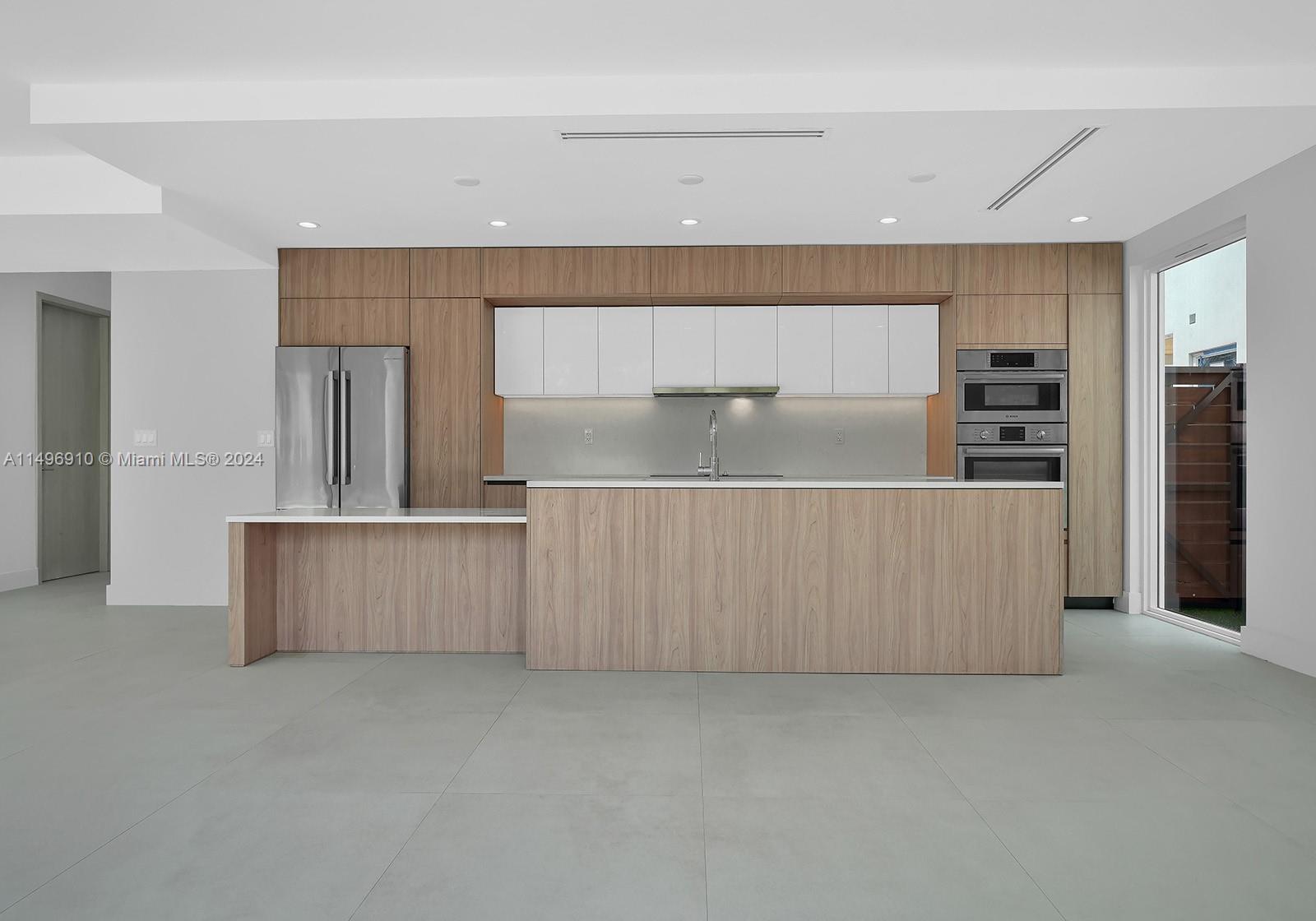 CROISSANT PARK RIVER SEC - Residential