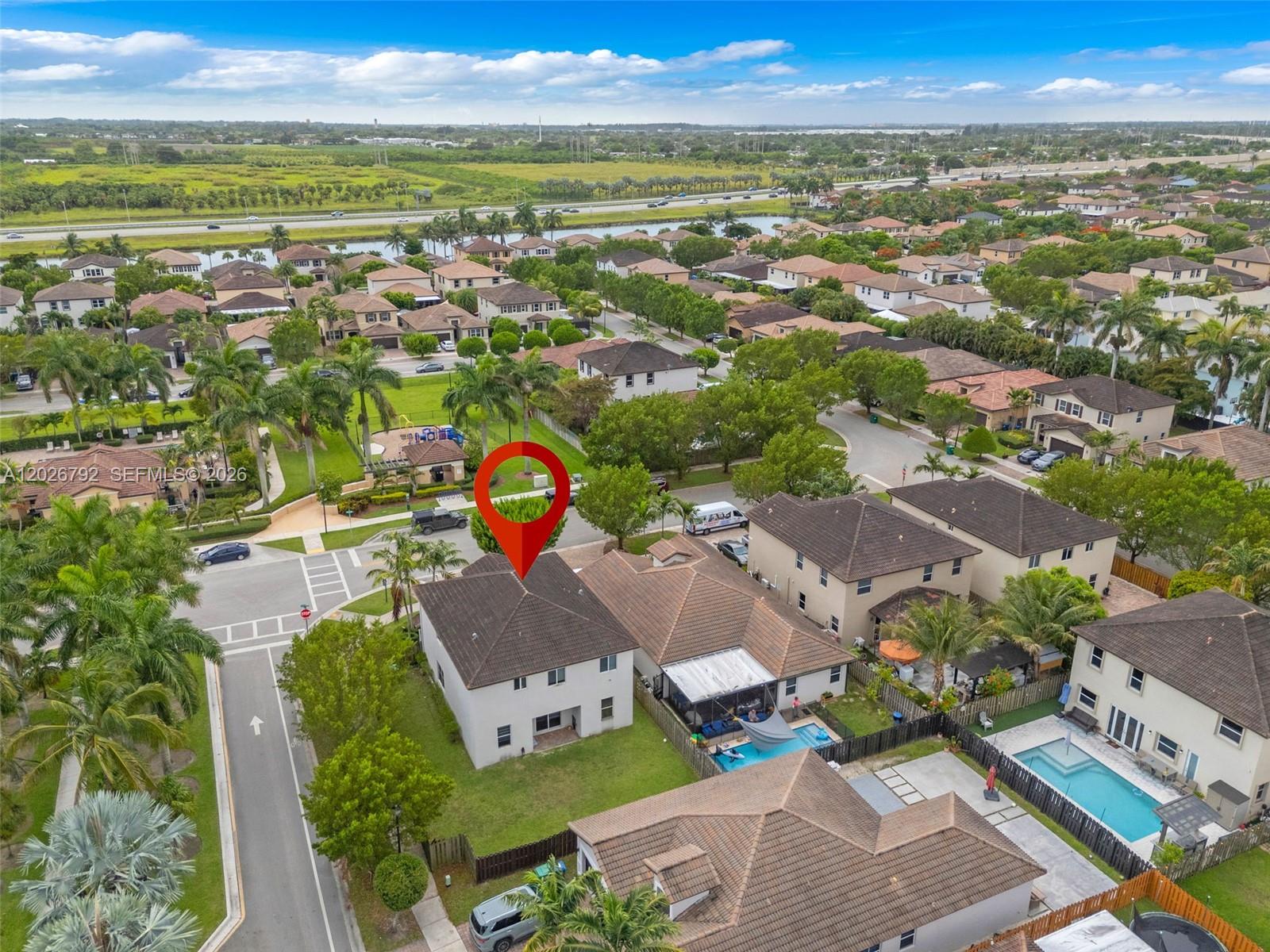 HEMINGWAY POINT - Residential