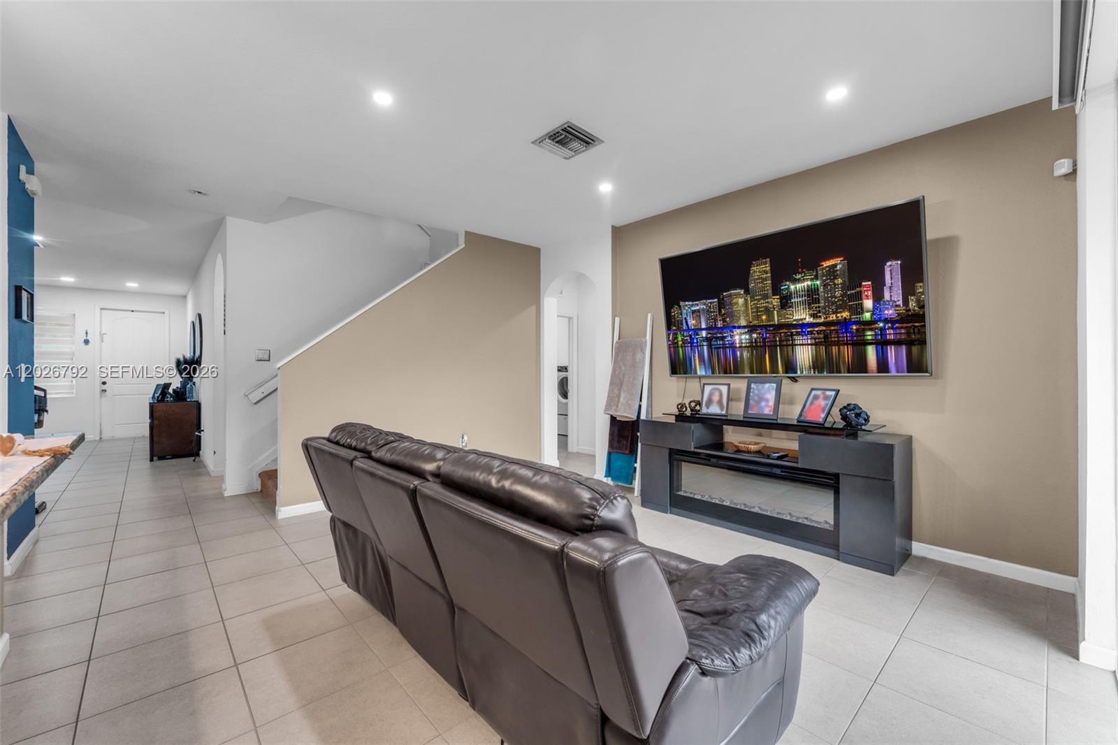 HEMINGWAY POINT - Residential