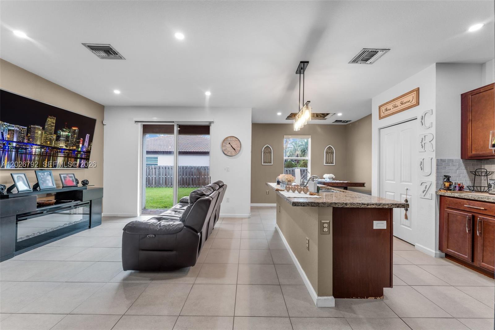 HEMINGWAY POINT - Residential