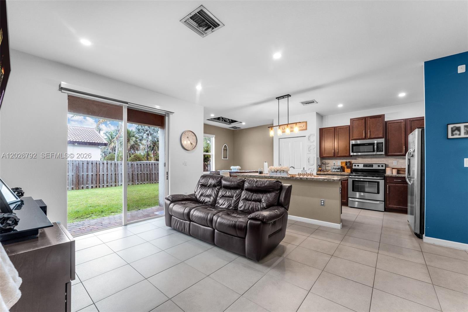 HEMINGWAY POINT - Residential