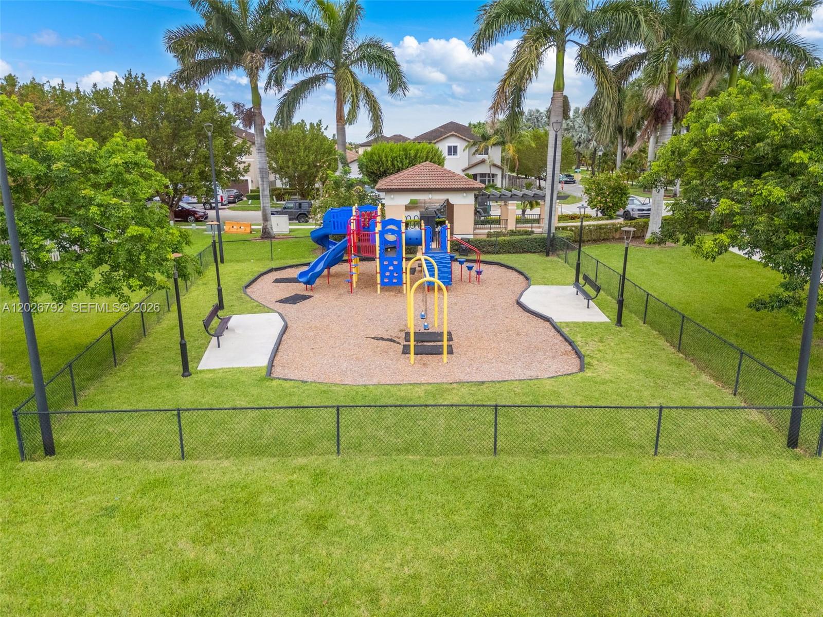 HEMINGWAY POINT - Residential