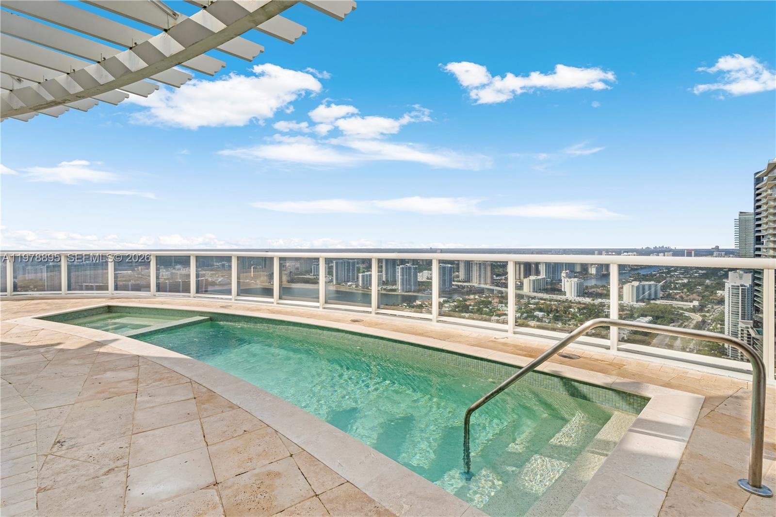 TRUMP ROYALE CONDO - Residential