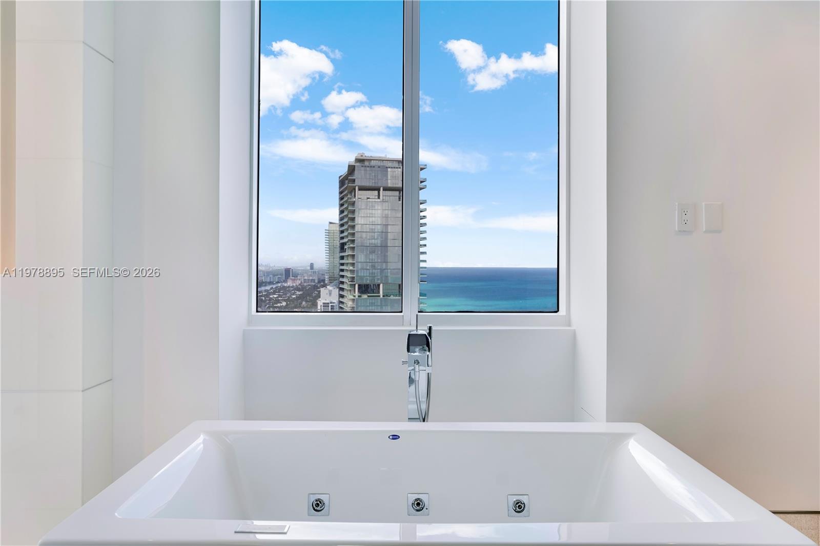 TRUMP ROYALE CONDO - Residential