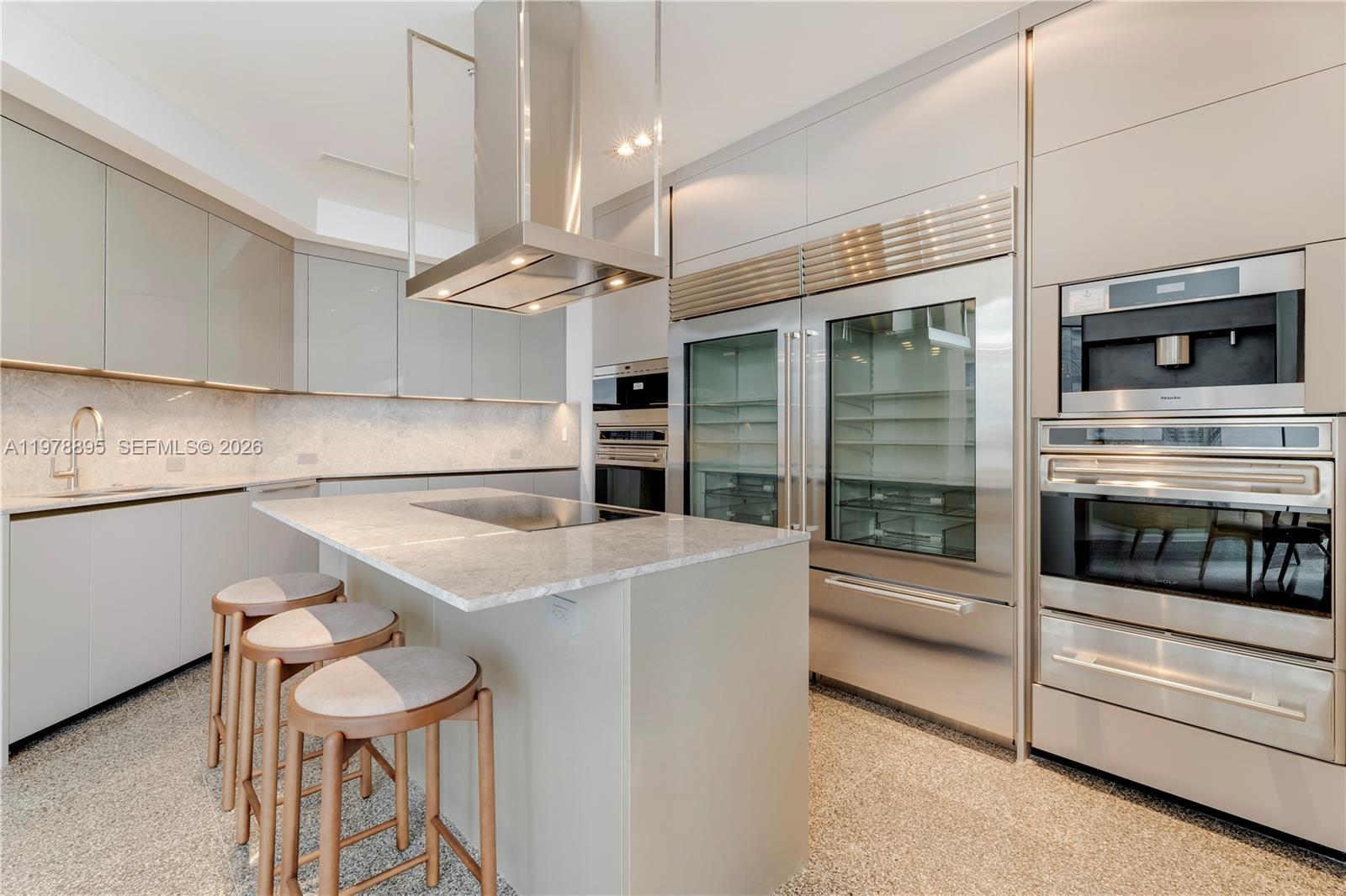 TRUMP ROYALE CONDO - Residential