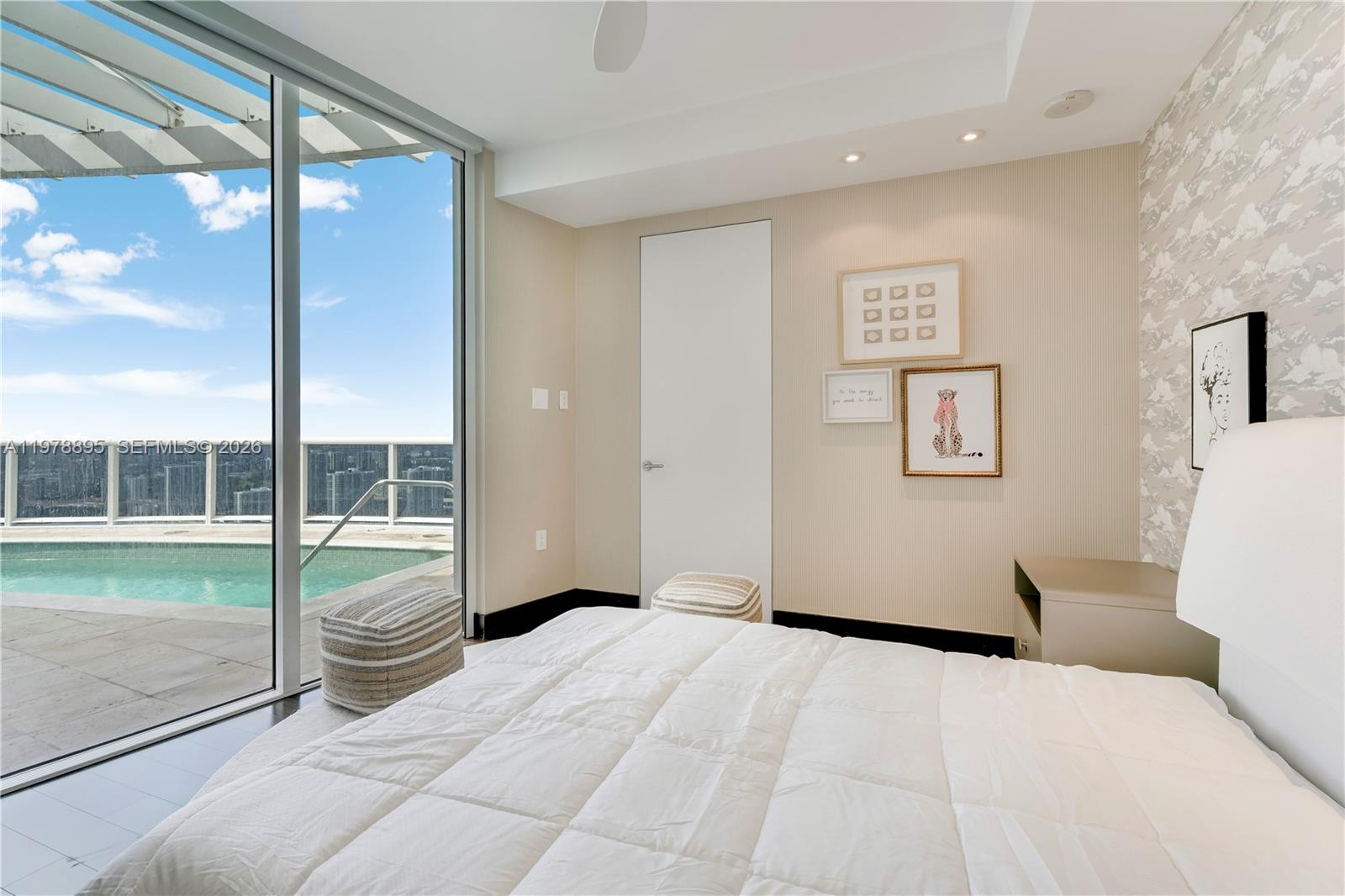 TRUMP ROYALE CONDO - Residential