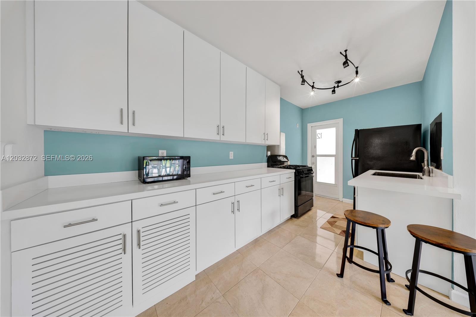 SHOLOM HOUSE CONDO - Residential
