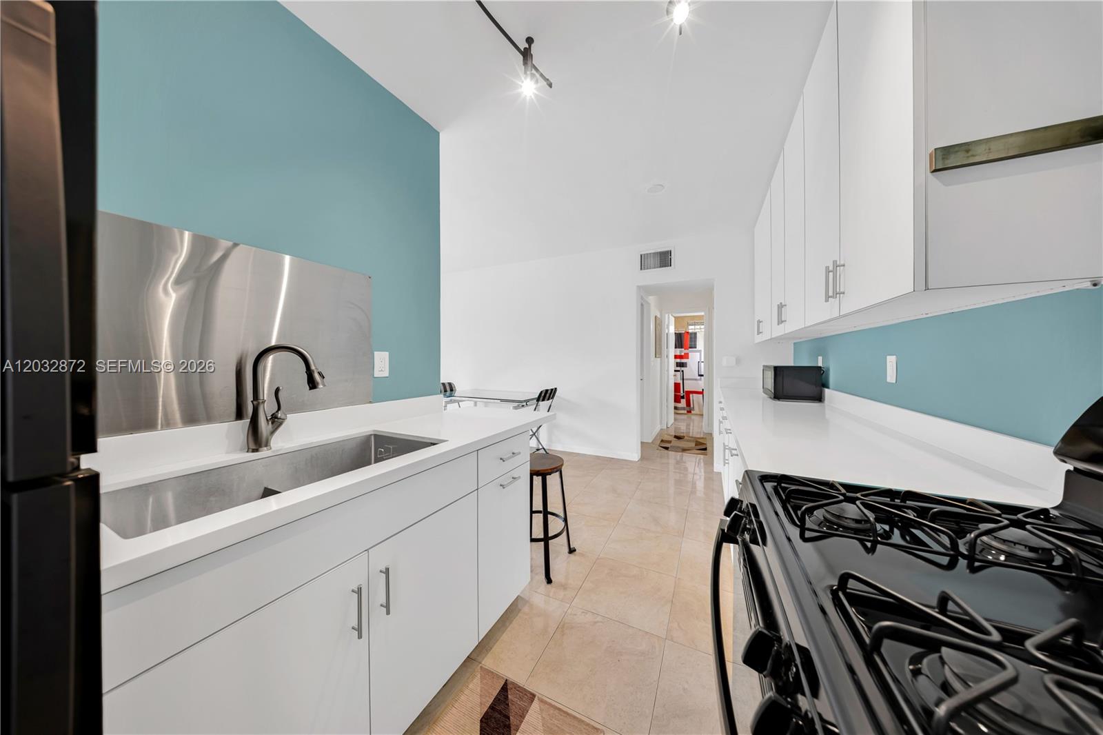 SHOLOM HOUSE CONDO - Residential