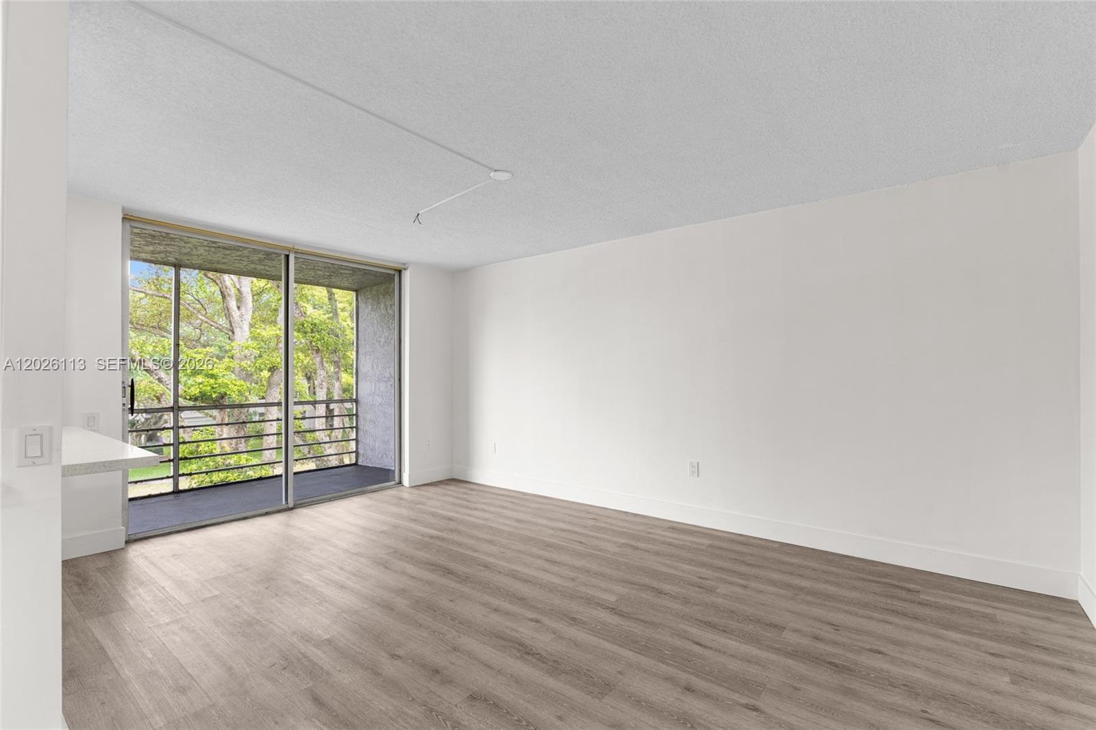 LIME BAY CONDOMINIUM 5 - Residential Lease