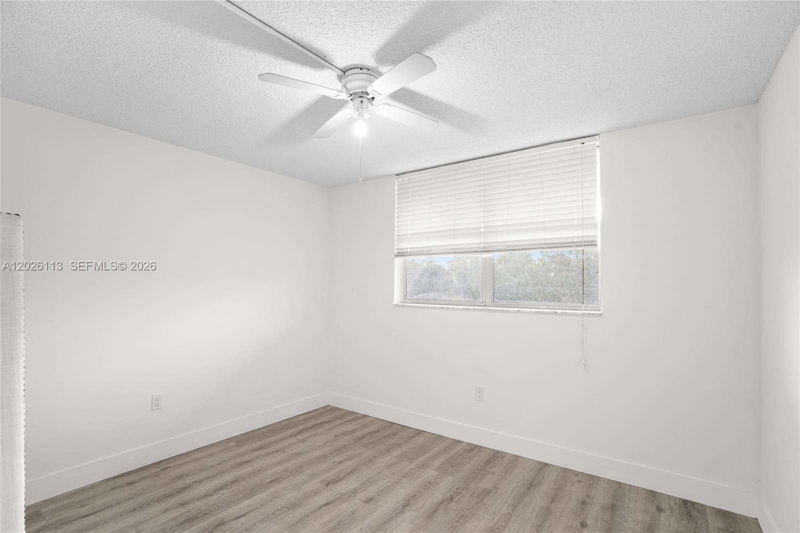 LIME BAY CONDOMINIUM 5 - Residential Lease