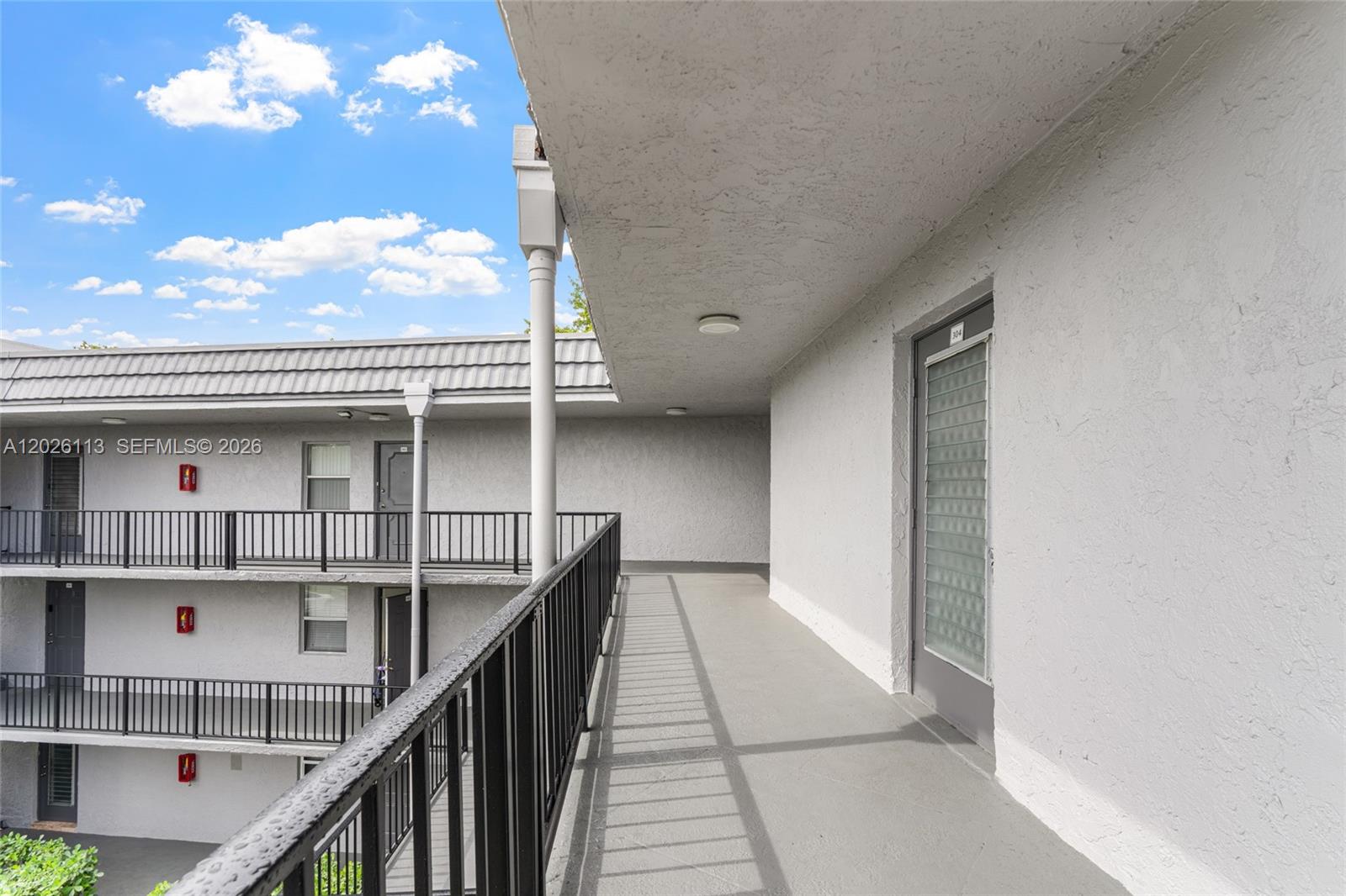 LIME BAY CONDOMINIUM 5 - Residential Lease