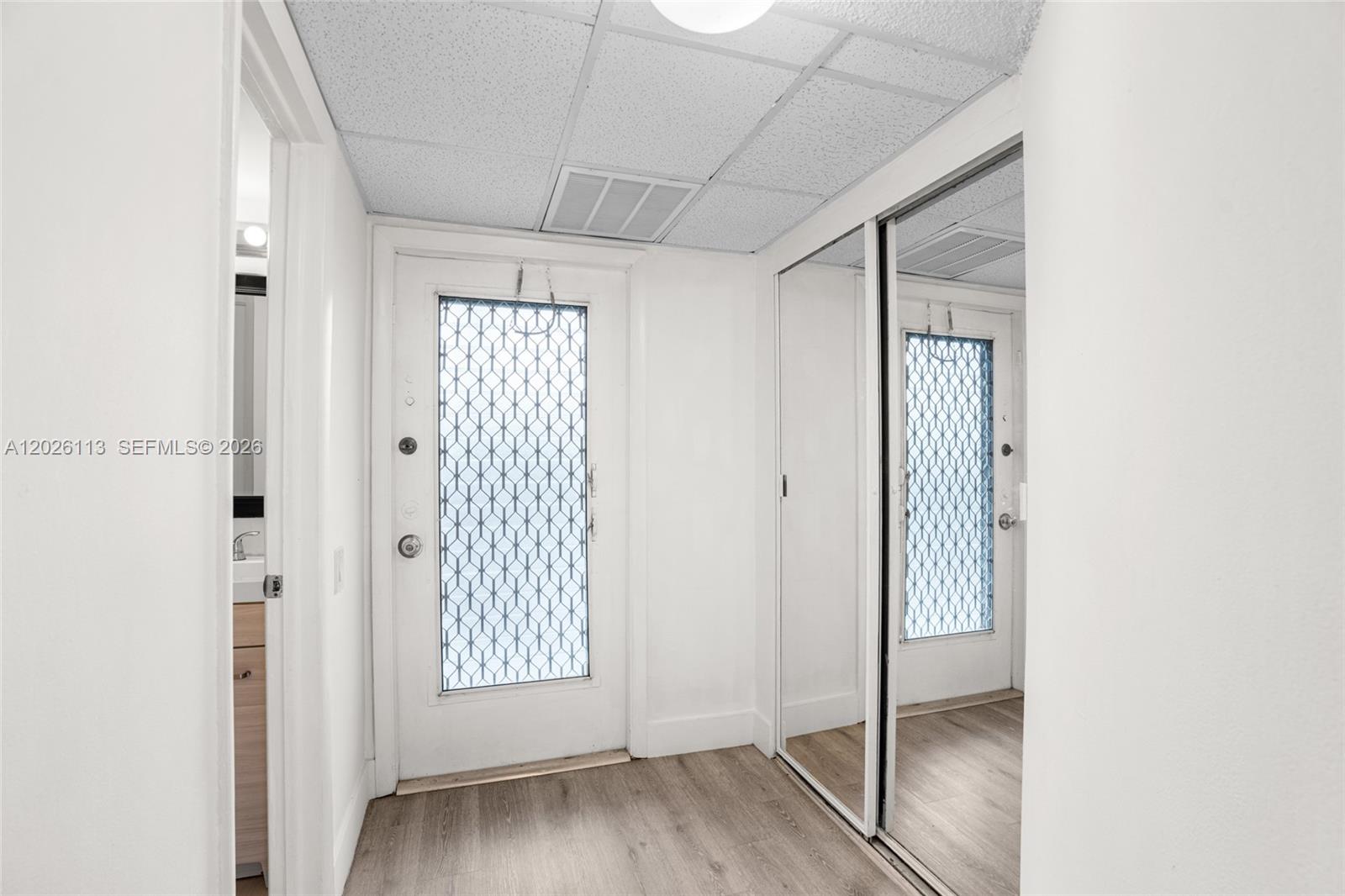 LIME BAY CONDOMINIUM 5 - Residential Lease
