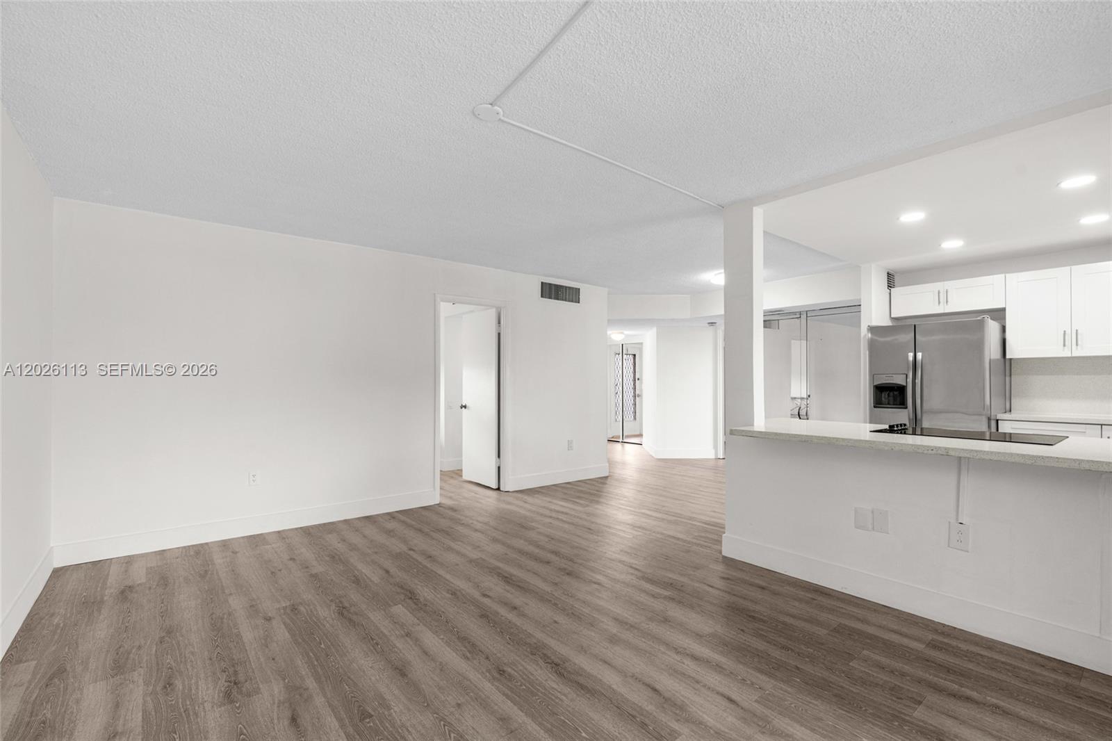 LIME BAY CONDOMINIUM 5 - Residential Lease