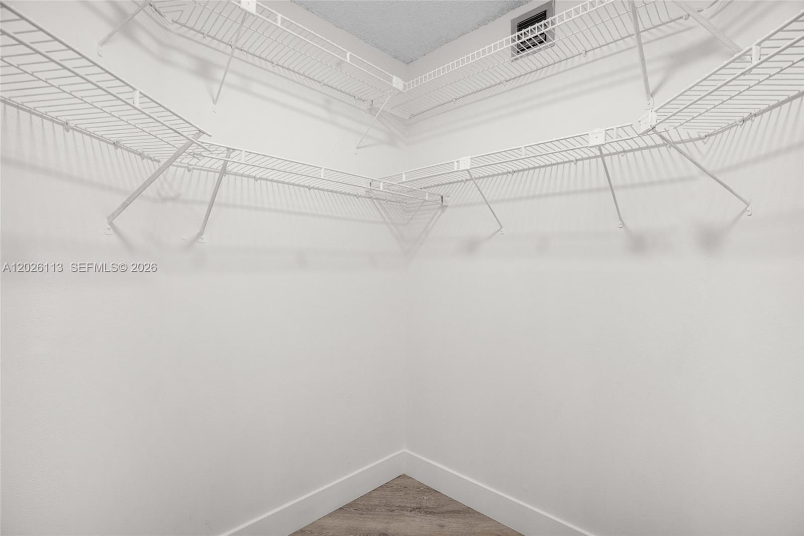 LIME BAY CONDOMINIUM 5 - Residential Lease