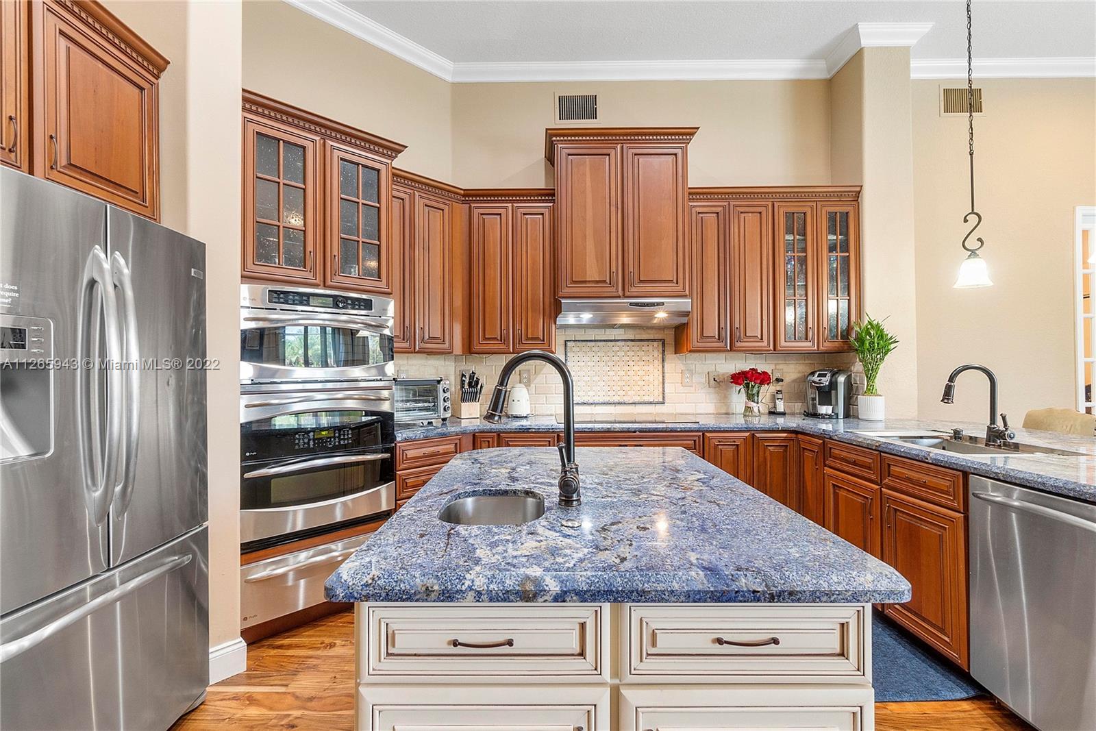 WEST SHORE - Residential