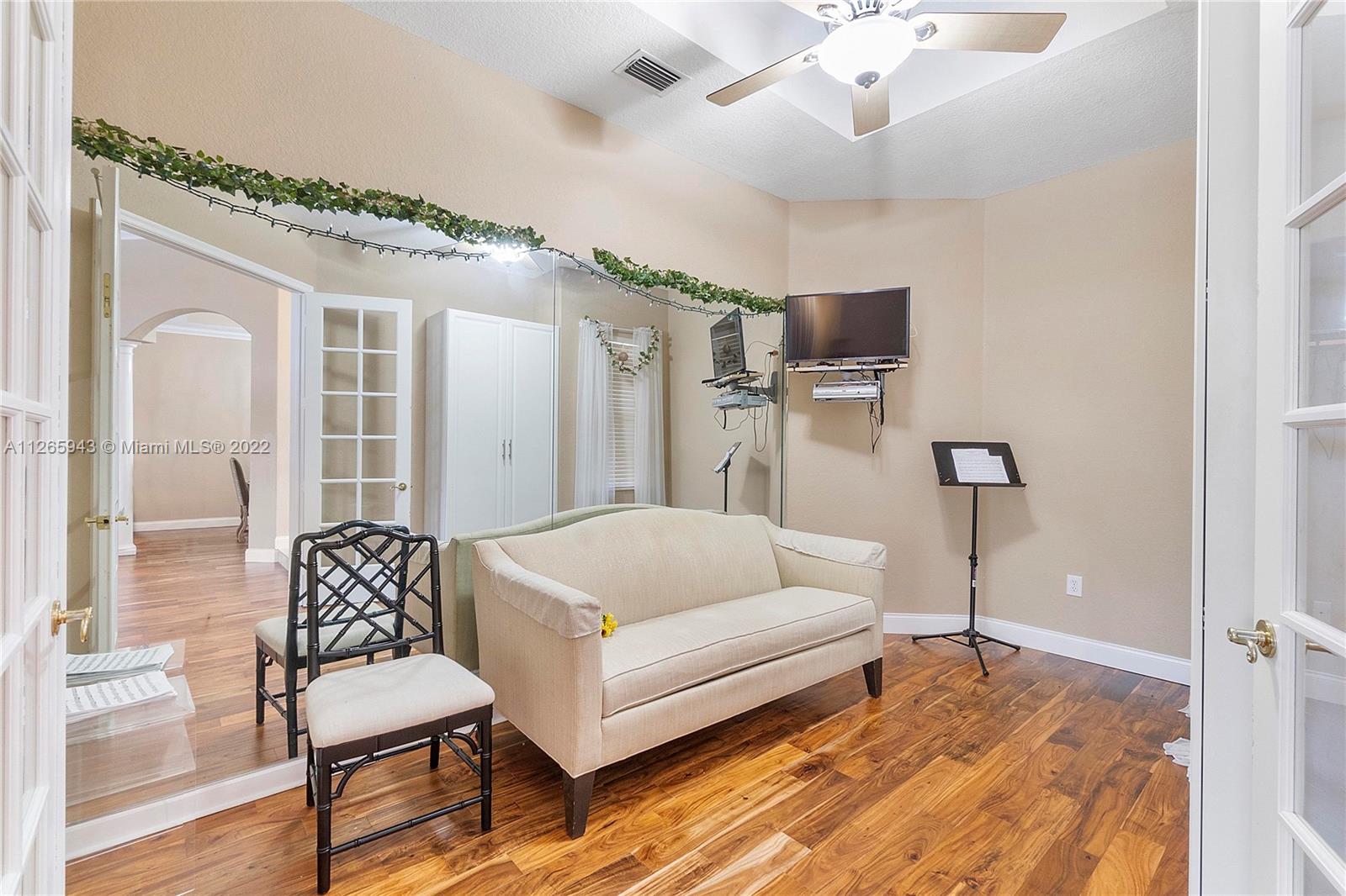 WEST SHORE - Residential