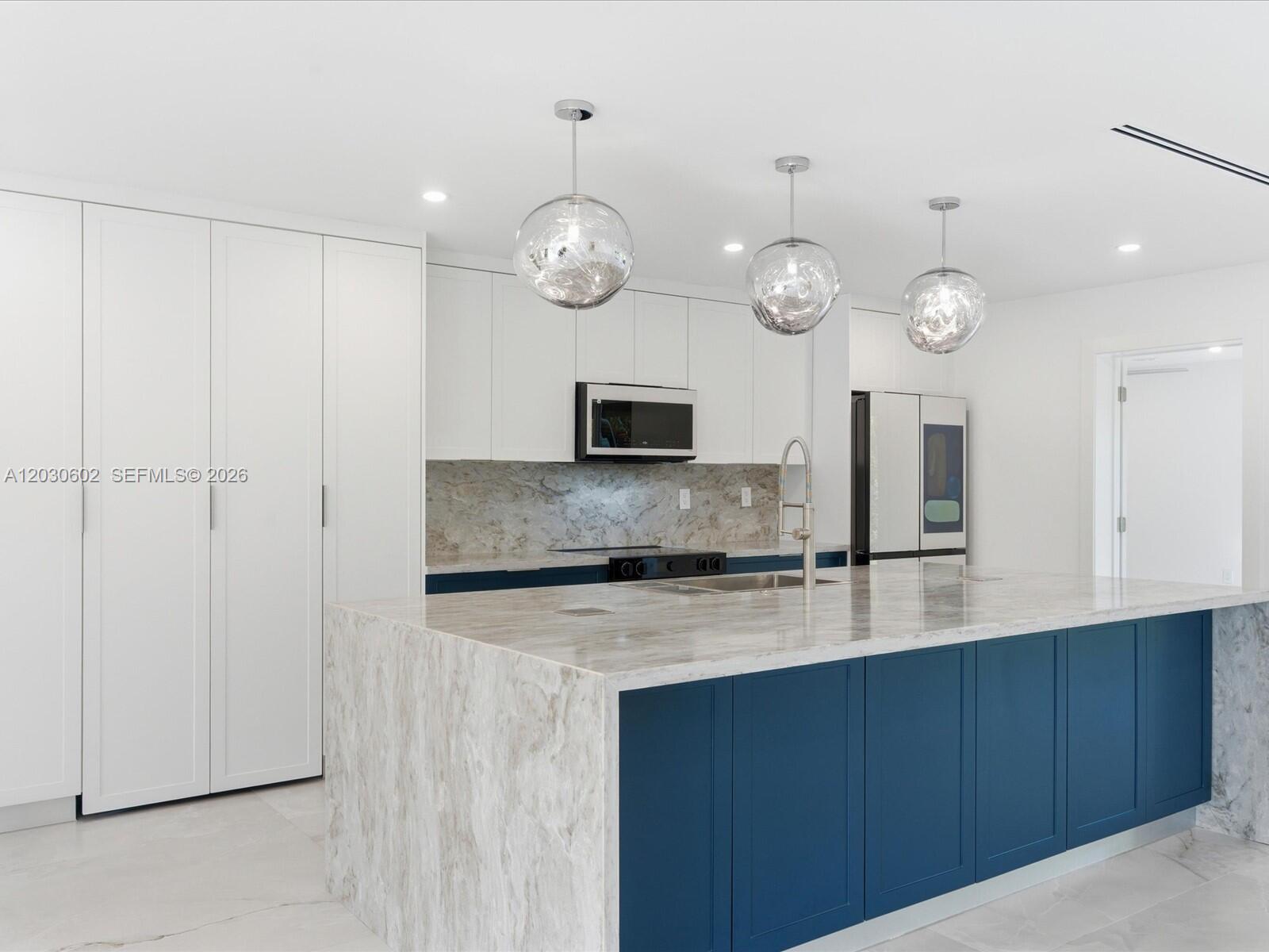 BAY HEIGHTS - Residential