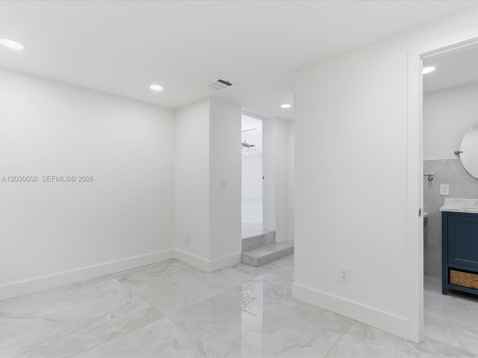 BAY HEIGHTS - Residential