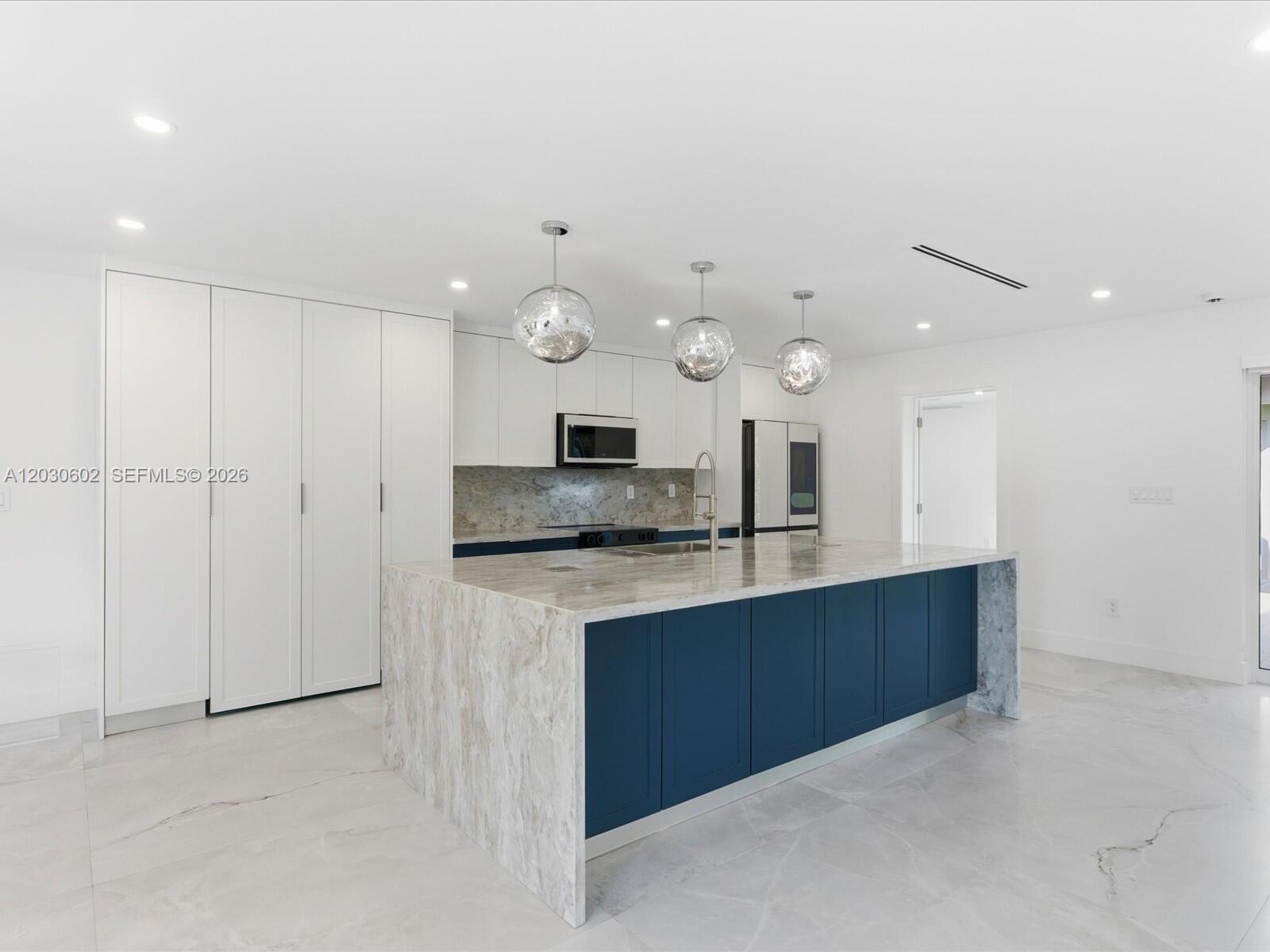 BAY HEIGHTS - Residential