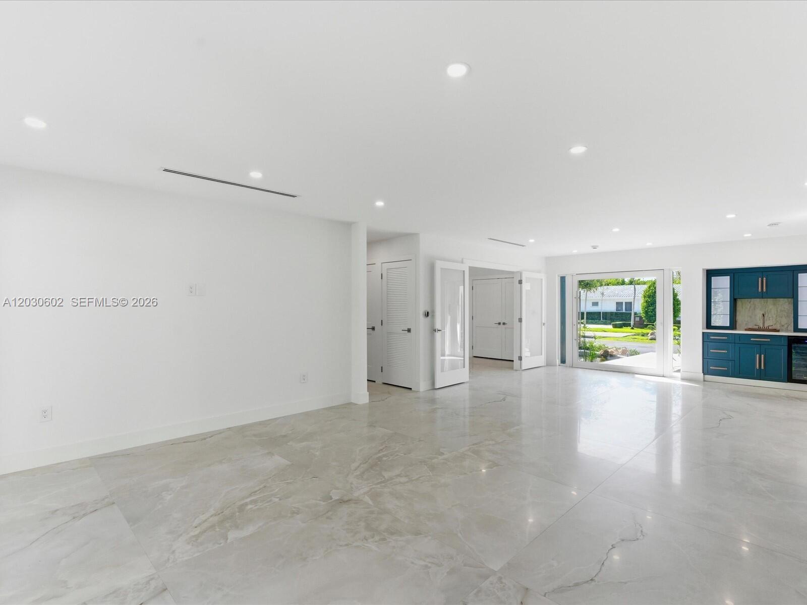 BAY HEIGHTS - Residential