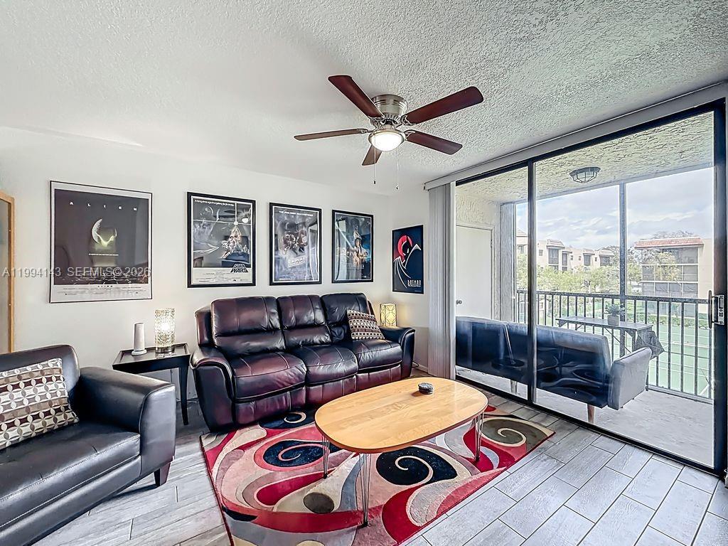 PLANTATION RACQUET CLUB - Residential
