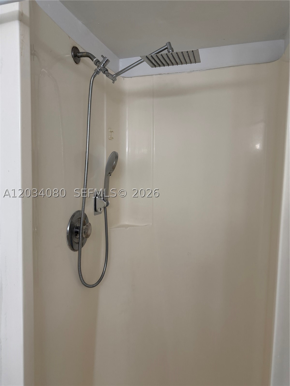 BLEAU FONTAINE CONDO #3 - Residential