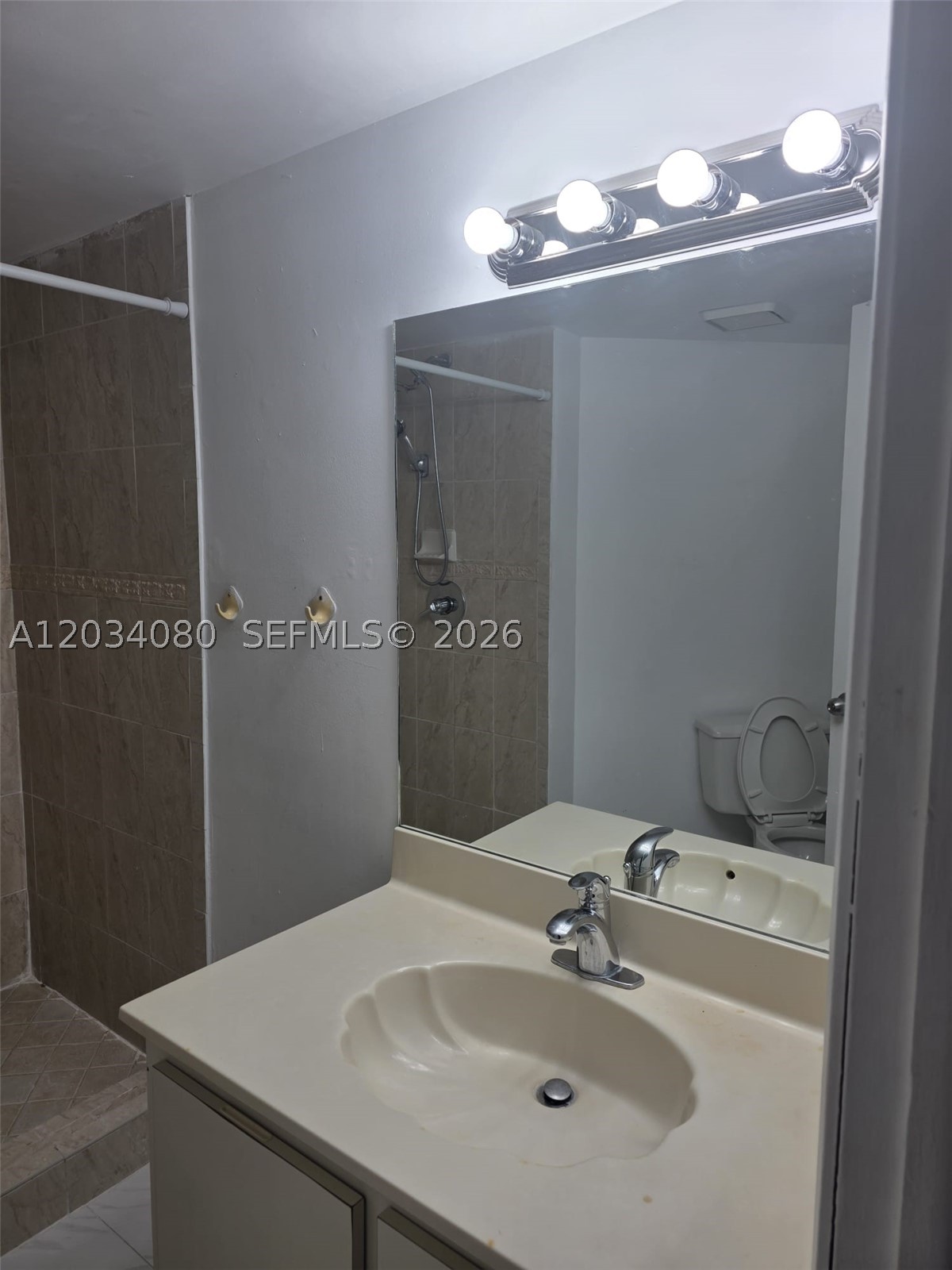 BLEAU FONTAINE CONDO #3 - Residential
