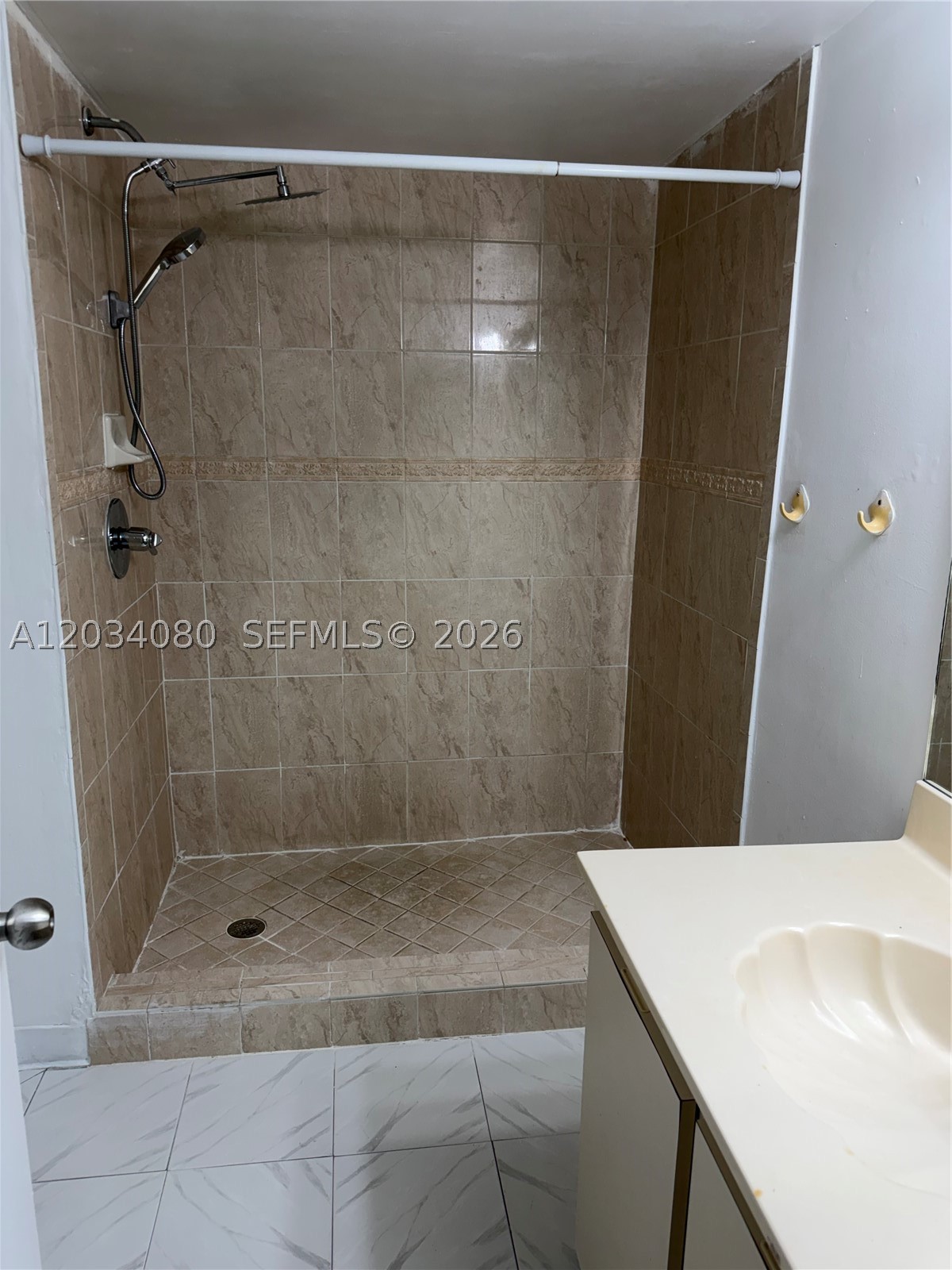 BLEAU FONTAINE CONDO #3 - Residential