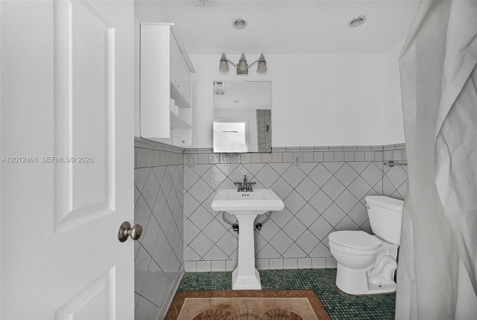 BROADMOOR SUB - Residential Income