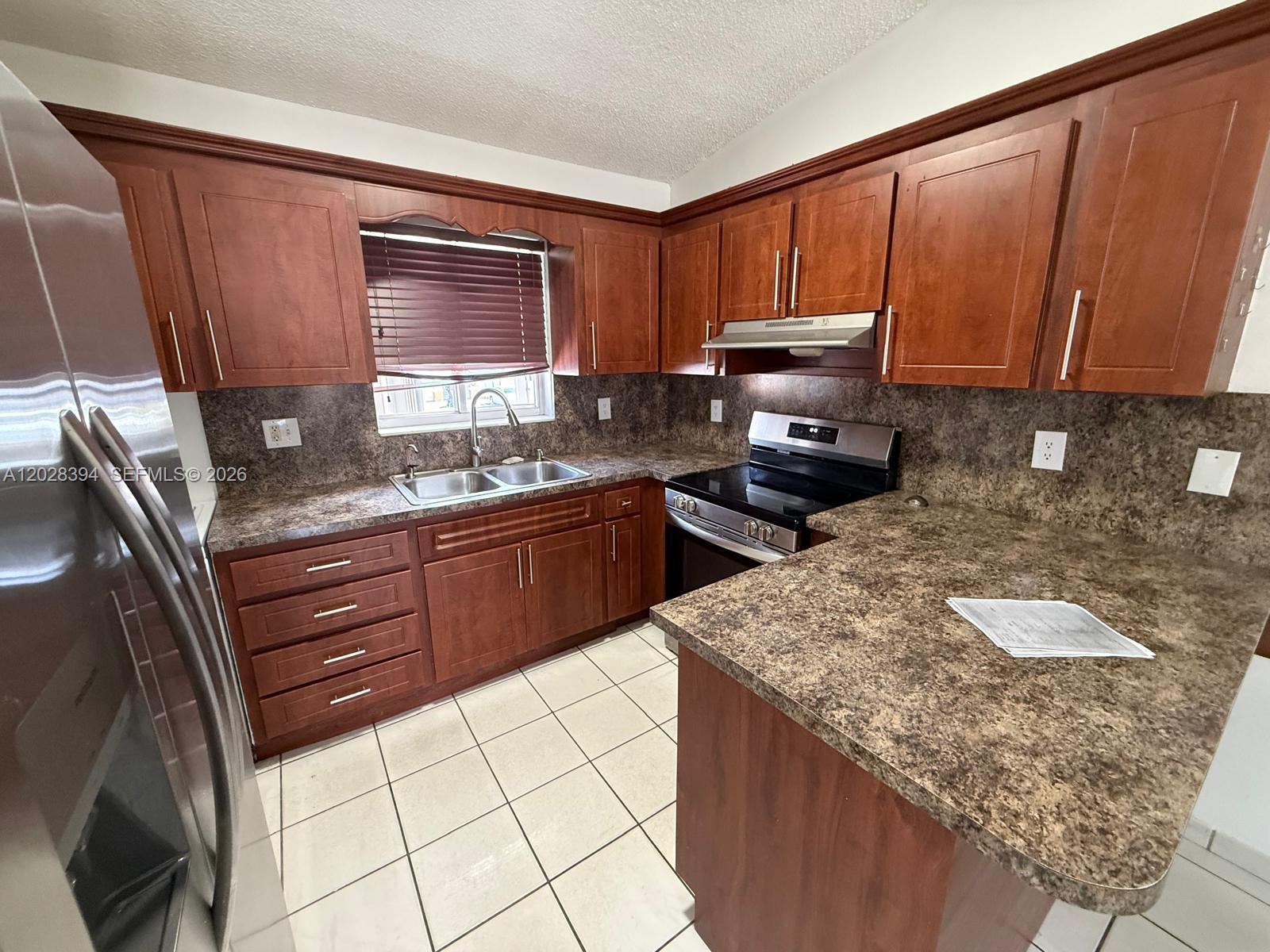 ALCAZAR VILLAS CONDO - Residential