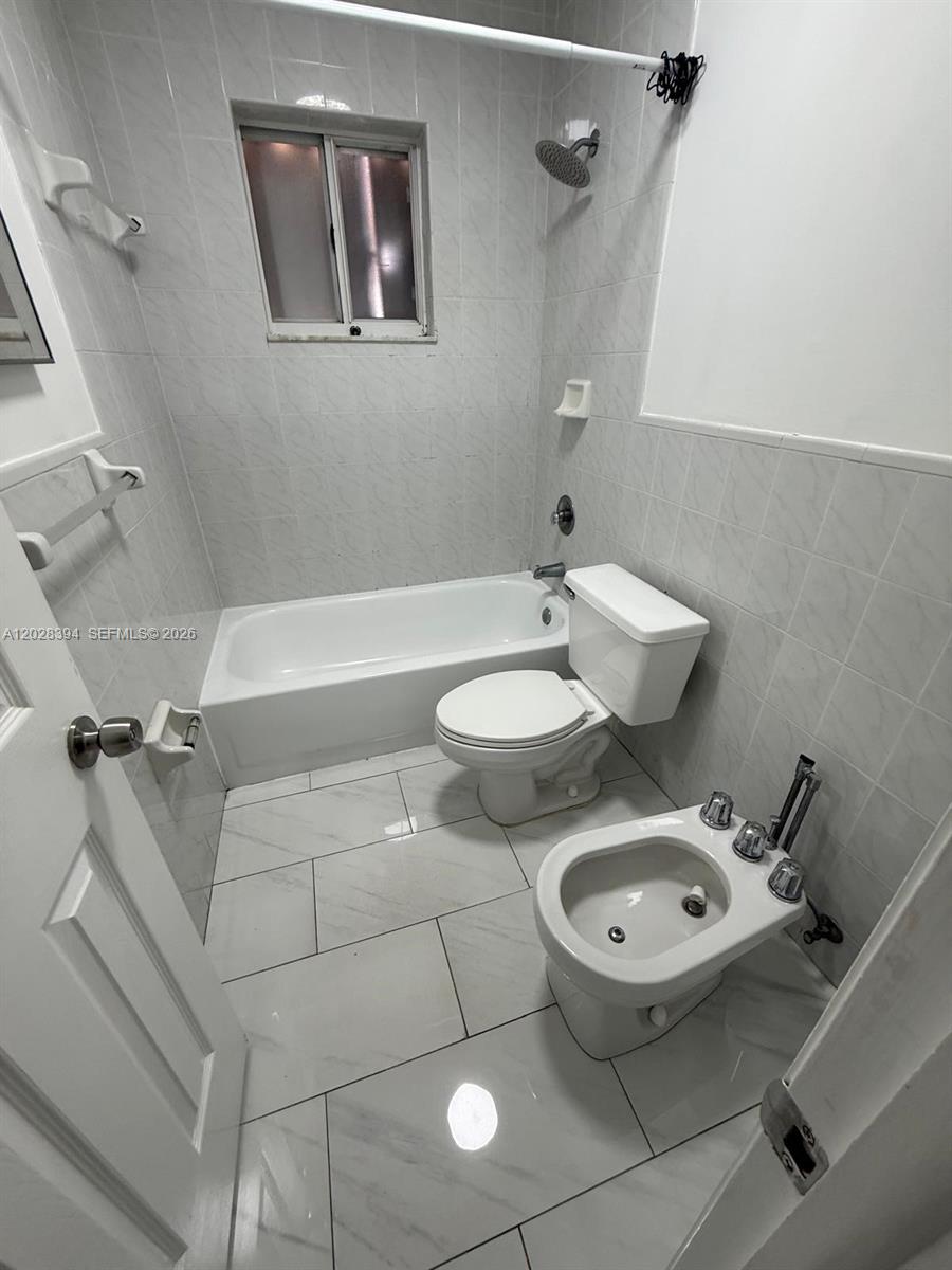 ALCAZAR VILLAS CONDO - Residential