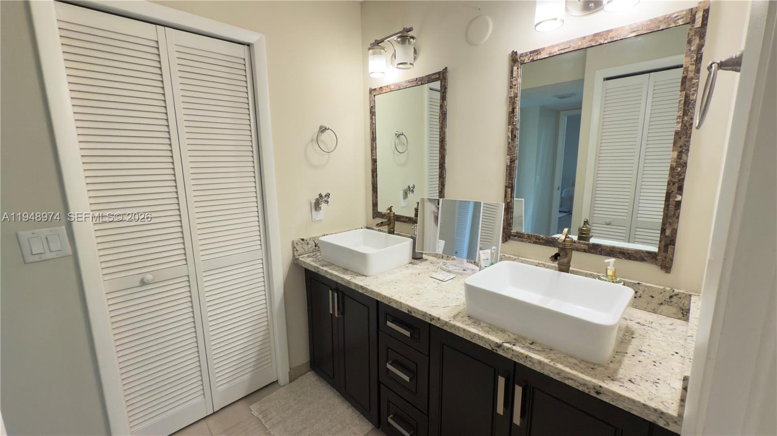 RACQUET CLUB APARTMENTS A - Residential