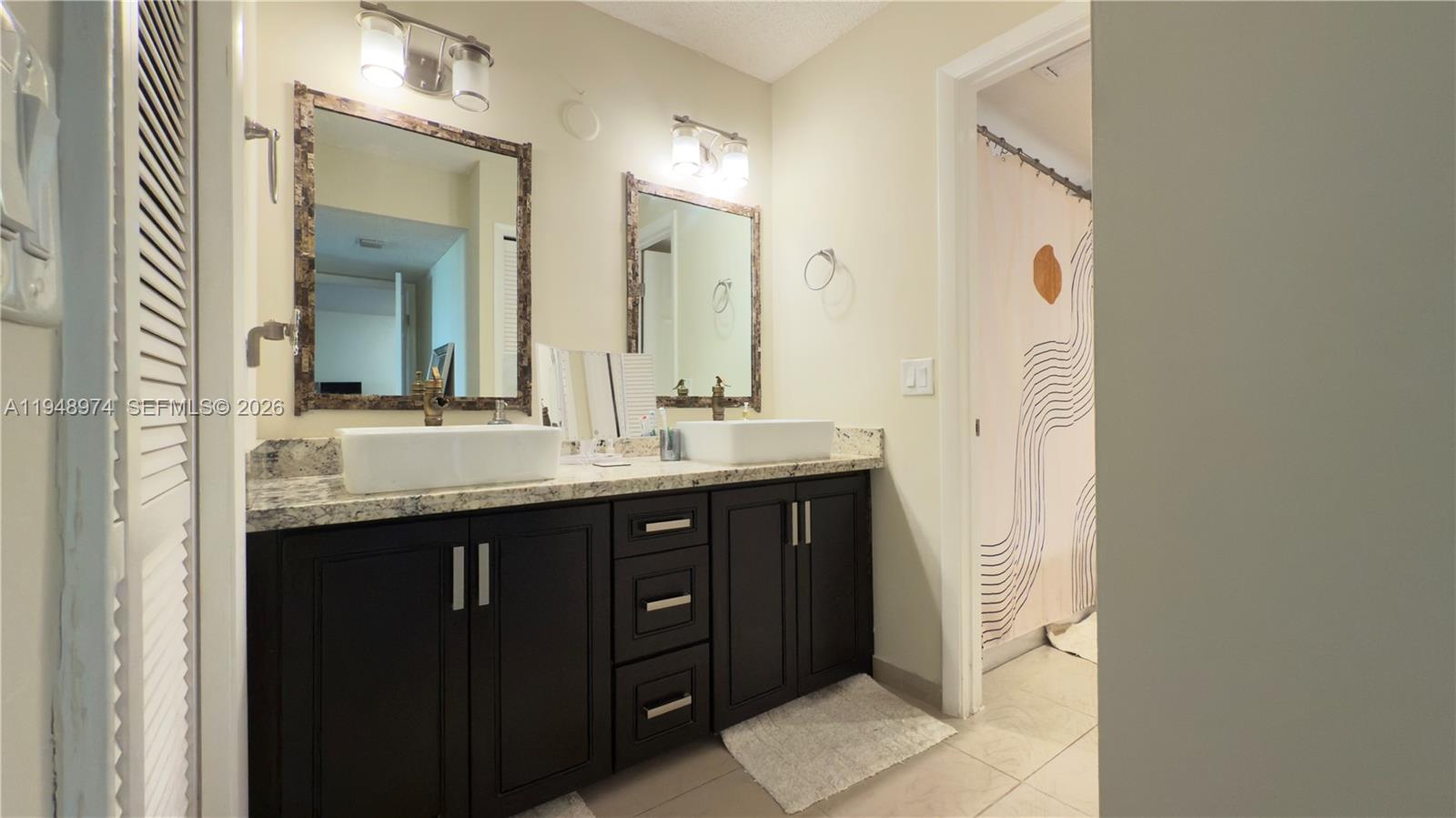 RACQUET CLUB APARTMENTS A - Residential