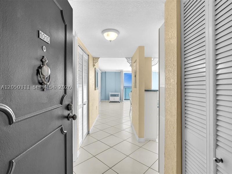 MANATEE CONDO - Residential