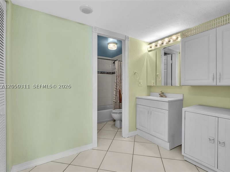 MANATEE CONDO - Residential