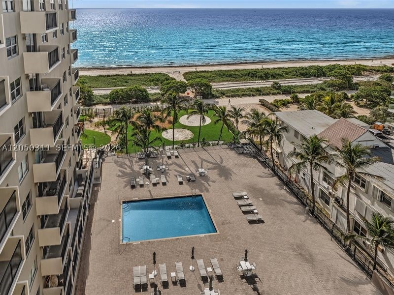 MANATEE CONDO - Residential