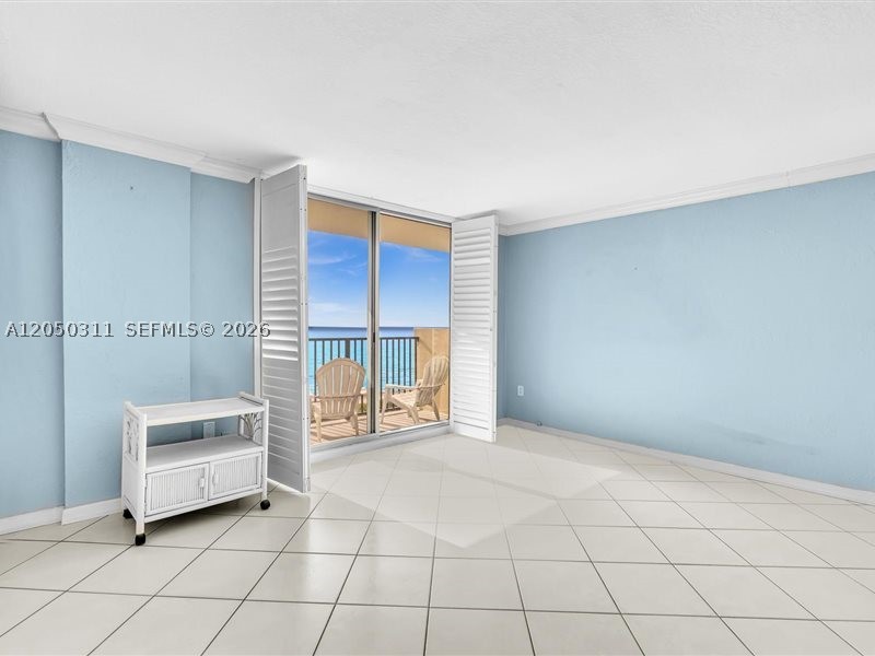 MANATEE CONDO - Residential