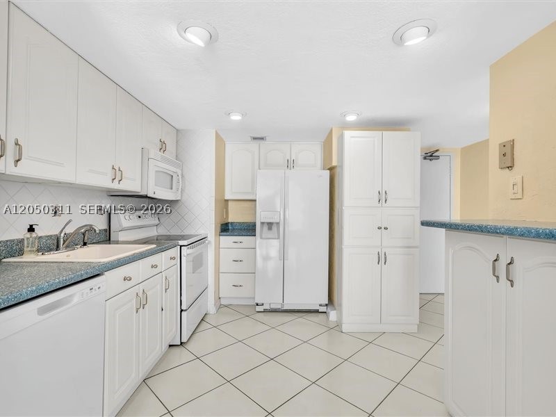 MANATEE CONDO - Residential