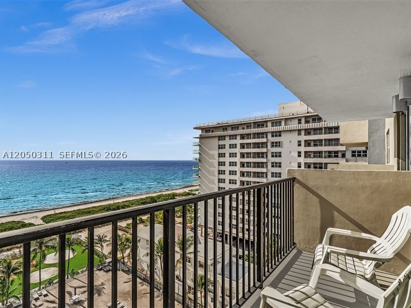 MANATEE CONDO - Residential