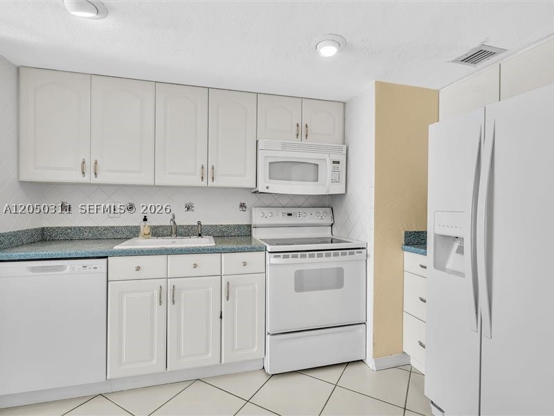 MANATEE CONDO - Residential